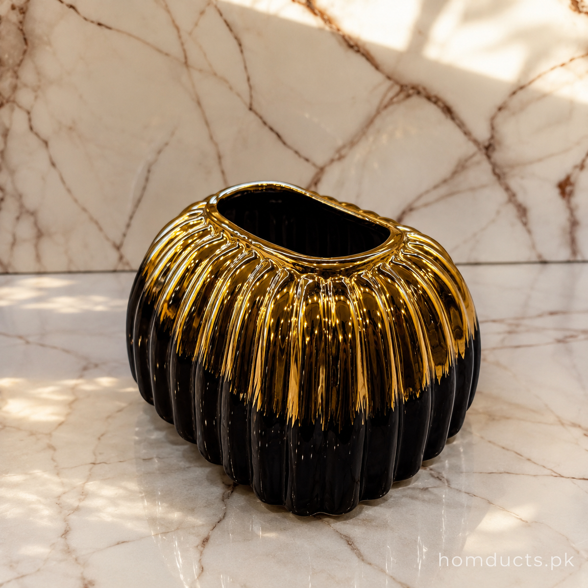 Luxury Black & Gold Ceramic Tissue Box Holder – Modern Ribbed Decorative Tissue Cover (1 Pc)